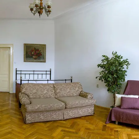 U Taisia Aparthotel *